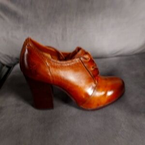 LADIES DRESS SHOE